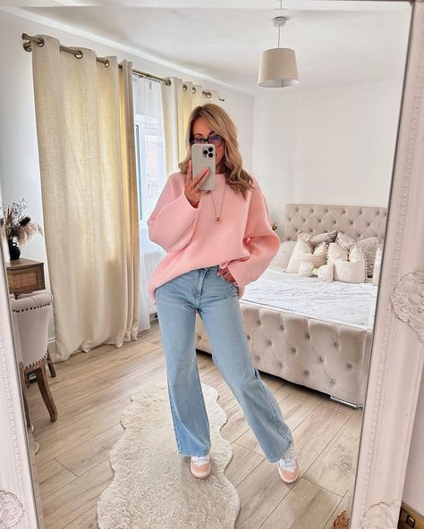 𝐉𝐮𝐦𝐩𝐞𝐫 𝐬𝐭𝐲𝐥𝐢𝐧𝐠 🩷⁣ ⁣ 3 ways to wear the viral pink jumper from primark! Which is your fave? ⁣ ⁣ ⁣ #primarkjumper #jumperstyle #pinkjumper… | Instagram Jumper Outfit Winter, Pink Jumper Outfit, Primark Outfit, 3 Ways To Wear, Jumper Style, Jumper Outfit, Pink Jumper, Street Style Outfit, Stylish Outfits