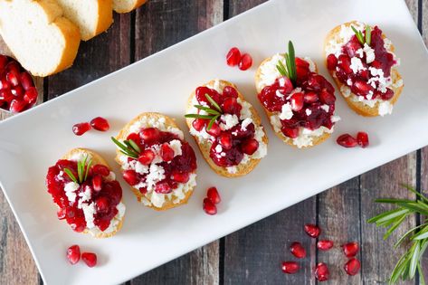 Priorities, people. Ramen Dinner, Crostini Appetizers, Bruschetta Ingredients, Bread Snacks, Thanksgiving Appetizers, Dinner Appetizers, Holiday Appetizers, Asiago, Dessert Appetizers