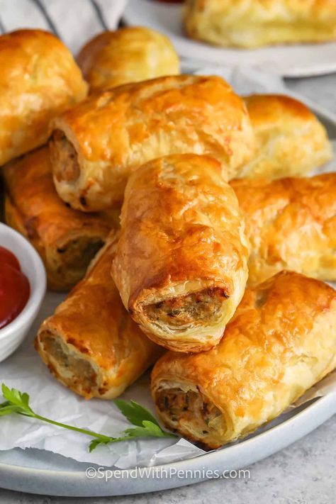 Sausage Rolls Mini Piggy Rolls, Sausage Rolls With Pepper Jelly, Brats Wrapped In Crescent Rolls, Sausage In Puff Pastry Roll Recipe, Sausage Pastry Rolls, Recipes With Breakfast Sausage Dinner, Sausage Cresent Rolls, British Sausage Rolls Recipe, Sausage Rolls Recipe Easy