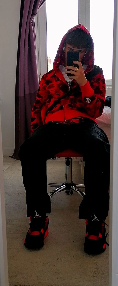 Bape Red Hoodie, Red Bape Hoodie Outfit, Corteiz Pants, Bape Drip, Bape Hoodie Outfit, Black Bape Hoodie, Hoodie Stussy, Bape Star, Sweatpants Fit