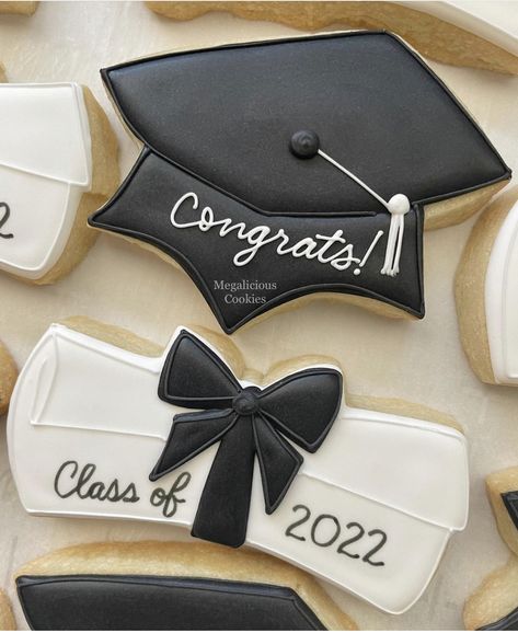 Diploma Cookies Decorated, Prom Cookies Decorated, Graduation Biscuits, Georgetown Graduation, Prom Cookies, Grad Cookies, Royal Icing Cookies Recipe, Graduation Brunch, Graduation Party Desserts