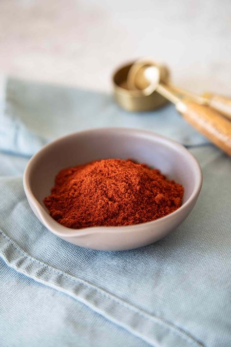 There’s really nothing that compares to big, bold smoked paprika. If you’re looking to bring woodsy, smoky flavor and depth to your food, this is the spice you’ll want to keep stocked! Paprika Peppers, Spanish Potatoes, Red Spice, Shredded Turkey, Franklin Bbq, Hot Spices, Spanish Dishes, Serious Eats, Simply Recipes