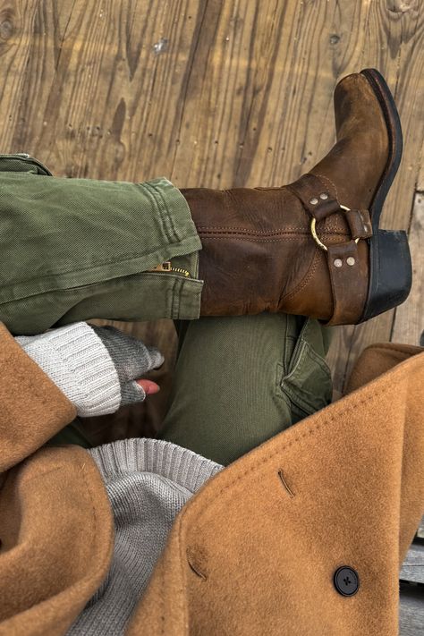 Styled my vintage Frye leather harness boots with cargo pants and a cozy layered sweater outfit for fall/winter #fryeboots #harnessboots #winterboots #falltrends #wintertrends #coastalcowgirl #westernaesthetic Vintage Frye Boots Outfit, Frye Moto Boots Outfit, Brown Frye Boots Outfit, Frye Veronica Boots Outfit, Frye Boots Outfit How To Wear, Boots With Cargo Pants, Frye Harness Boots Outfit, Harness Boots Outfit, Frye Boots Outfit