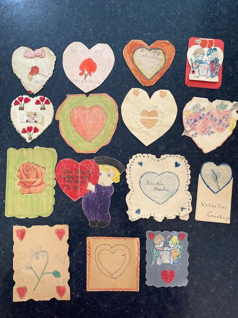 Best Friend Valentine Card, Handmade Gifts Paper, Valentines Cards Handmade, Cute Card Ideas, Cute Handmade Cards, Vintage Cards Handmade, Kindness Cards, Scrap Paper Crafts, Card Aesthetic