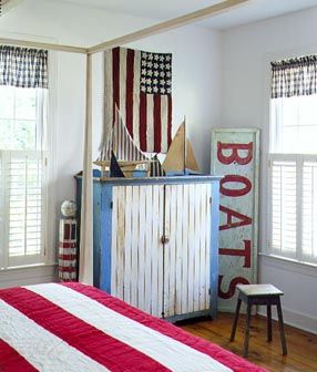 flag in a bedroom Americana Bedroom, Willow Decor, Nautical Cottage, Americana Design, Sea Style, Nautical Bedroom, Dutch Blue, Primitive Americana, Seaside Living