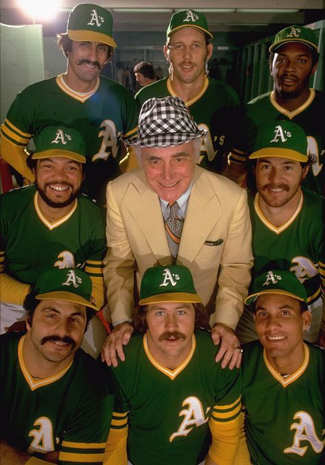 SI Photo Blog — Oakland A’s owner Charles O. Finley (center) poses... Neil Leifer, Rollie Fingers, Vida Blue, Oakland A’s, Reggie Jackson, Sports Hero, Ny Yankees, Sports Stars, Sports Photos