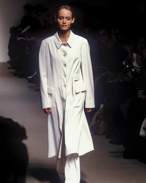 @JilSander s/s 1995 rtw Creative Director Jil Sander Model @AmberValetta #NewestCool  ⠀⠀⠀⠀⠀⠀⠀⠀⠀⠀⠀⠀ ⠀⠀⠀⠀⠀⠀⠀⠀⠀⠀⠀⠀    ⠀⠀⠀⠀⠀⠀⠀⠀⠀⠀⠀⠀ ⠀⠀⠀⠀⠀⠀⠀⠀⠀⠀⠀⠀    ⠀⠀⠀⠀⠀⠀⠀⠀⠀⠀⠀⠀  ⠀⠀⠀⠀⠀⠀⠀⠀⠀⠀⠀⠀ ⠀⠀⠀⠀⠀⠀⠀⠀⠀⠀⠀⠀    ⠀⠀⠀⠀⠀⠀⠀⠀⠀⠀⠀⠀ ⠀⠀⠀⠀⠀⠀⠀⠀⠀⠀⠀⠀ #fashioneditorialphotography #archivefashion #fashionarchive #fashionmoodboard #modesthighfashion #modestfashion #modestymovement #modestmodel #modestmodels #modeloffdutystyle #ootdideas #bellahadidoutfit #90srunway #90slook #90smodel #90seditorial #supermodelera #supermodelstatus #... Jil Sander 90s, Vintage Fashion Aesthetic, Quiet Luxury Fashion, Quiet Luxury Style, Runway 90s, Model Off Duty Style, London Clothes, Edgy Fashion Outfits, 90s Runway