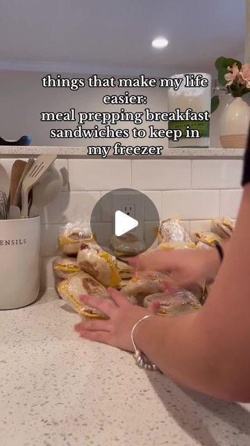 142K likes, 1,983 comments - mealprepinfo on July 11, 2024: "Meal prepping breakfast sandwiches to keep in your freezer is a great way to save you TIME and MONEY in the kitchen! 👇 Simply comment “MEAL PLAN” below and I’ll DM you the link to receive FREE weekly meal plans in your inbox! 📧 (Follow @mealprepinfo and check your DMs) . . . . 🎥TT: @caitlinmalonnee #mealprep #mealprepideas #healthyrecipes #healthyrecipeideas". Overnight Meal Prep, Breakfast Ideas Work Meal Prep, Healthy Freezer Breakfast Ideas, Diet Meal Prep For The Week, Mean Prep Breakfast, Weekly Breakfast Meal Prep, Healthy Breakfast Sandwich Recipes, Breakfast Food Prep, How To Meal Prep Breakfast Sandwiches