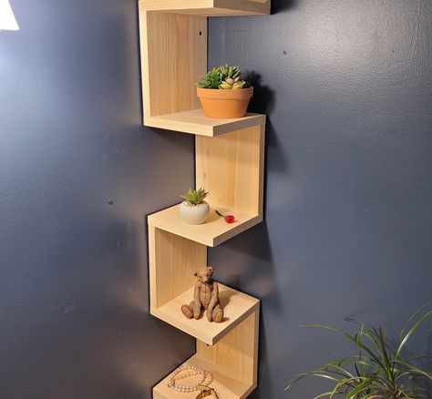 Wall Corners are often left plain, but why not add a little modern touch! These modern corner shelves are great for displaying your keepsakes, pictures, plants, books, or any of your favorite memories and décor. Measurements: (2 sizes to choose from. Custom sizes welcome) Large Size: - 37.25" overall shelf height - Each shelf is approximately 9"x9"x 8.375" tall -Material is 3/4" thick premium pine Regular Size:  Click here for smaller version: https://www.etsy.com/ca/GardenCityCreation/listing/1 Outer Corner Shelves, Corner Floating Shelf, Tiny Condo, Corner Shelf Ideas, Corner Stand, Mail Organizer Wall, Shelf Corner, Corner Rack, Wall Corner