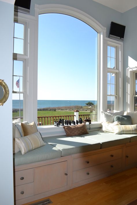 Gorgeous Window and Window Bench... 44 Beach Drive Little Compton, RI Bay Window Reading Nook, Window Seat Nook, Beach Dream House, Built In Window Seat, Window Seat Design, Window Bench, Kb Homes, Living Room Built Ins, Window Benches