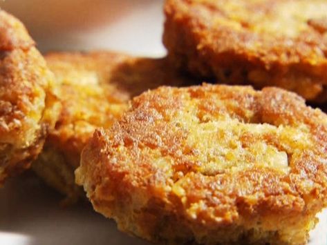 Get this all-star, easy-to-follow Food Network Cajun Catfish Cakes with Remoulade recipe from Sandra Lee. Catfish Cakes Recipe, Catfish Cakes, Grilled Halibut Recipes, Cajun Catfish, Sandra Lee Recipes, Catfish Recipes, Halibut Recipes, Cajun Creole Recipes, Sandra Lee