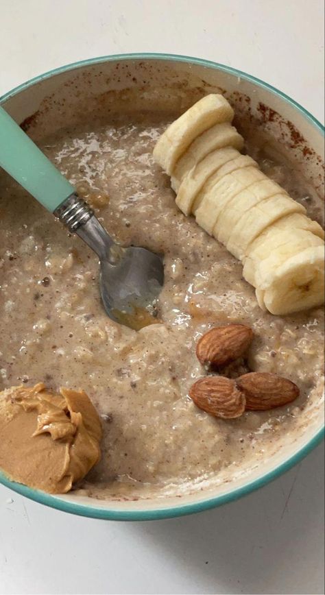 #ReallyHealthyFoodRecipes Egg Oatmeal Breakfast, Avena Aesthetic, Oatmeal Aesthetic, Bandana Nails, No Bread Diet, Breakfast Aesthetic, Healthy Food Menu, Lost 100 Pounds, Healthy Food Facts