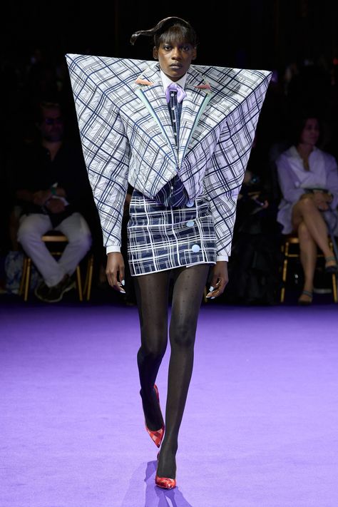 Surrealism Fashion, 2024 Couture, Viktor And Rolf, Couture 2024, Victor And Rolf, Fall Couture, Viktor Rolf, Copenhagen Fashion Week, Weird Fashion