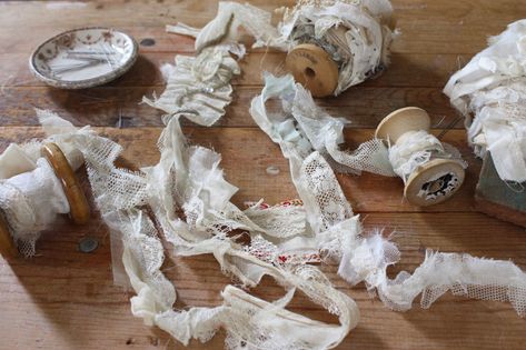 an entirely satisfying activity involving scraps – ann wood handmade Mom Hobbies, Snippet Roll, Snippet Rolls, Lace Projects, Fabric Rolls, Ann Wood, Machine Art, Scrap Fabric Crafts, Fabric Flower Brooch