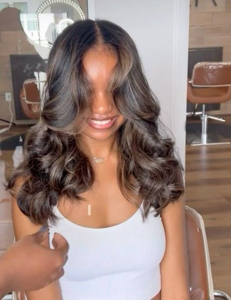 Layered Blowout Black Women, Loose Blowout Curls, Shoulder Length Sew In, Curled Blowout, Hair Color Straight Hair, Blowout Hairstyles Black Women, Curly Hair Blowout, Curly Blowout, Blown Out Hair