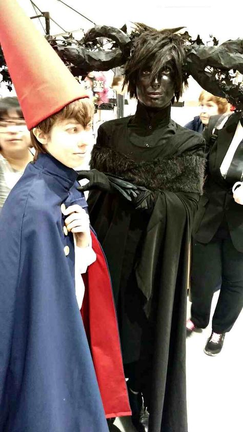 Probably the best cosplay I've seen in a while, except I would have so done Beast!Wirt over the individuals. Otgw Beast Costume, The Beast Over The Garden Wall Cosplay, Wirt Otgw Cosplay, Over The Garden Wall Cosplay, Wirt Cosplay, Beast Wirt, Garden Well, Beast Costume, Closet Cosplay