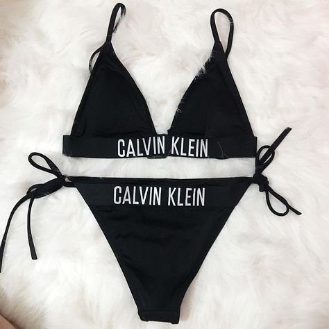 Calvin Klein Bathing Suit, Calvin Klein Swimwear Bikinis, Outfits With Accessories, Calvin Klein Swimwear, Beach Looks, Teenager Outfits, Christmas Wish, Christmas Wish List, Beach Look