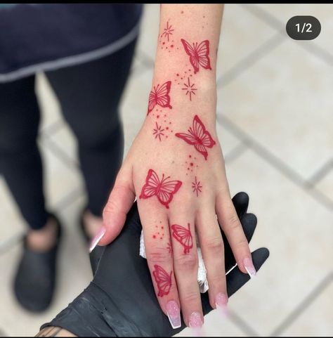 Girly Hand Tattoos, Wrap Around Wrist Tattoos, Butterfly Hand Tattoo, Cute Simple Tattoos, Henna Inspired Tattoos, Pink Tattoo, Hand And Finger Tattoos, Pretty Hand Tattoos, Stylish Tattoo