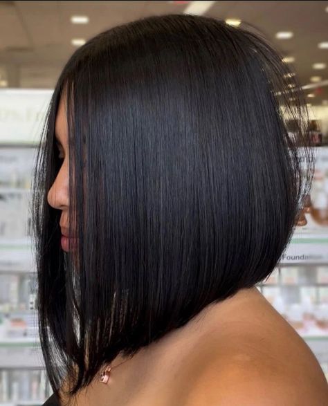 Aline Lob, Long Aline Bob, Aline Bob Haircuts, Hair Dye Color Ideas, Aline Bob, Grooming Ideas, Colouring Ideas, Angled Bob Haircuts, Angled Bob Hairstyles