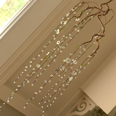 Takken Decor, Koti Diy, Diy Lampe, Studio Apartment Decorating, Crystal Suncatchers, Garden Art Diy, Wire Crafts, Cute Room Decor, Diy Garden Decor