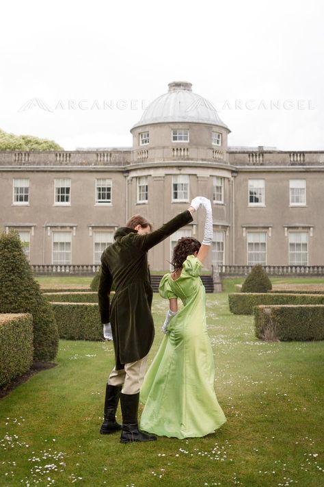 19th Century Romance, Regency Era Aesthetic Couple, Regency Era Couple, To Sir Phillip With Love Aesthetic, 1800s Photoshoot, Bridgeton Aesthetic, Regency Couple, Regency Era Aesthetic, 1800 Aesthetic