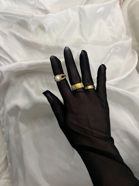 Ningguang Aesthetic, Pianist Hands, Felicia Hardy Aesthetic, Gloves With Rings, Black Tie Aesthetic, Hardy Aesthetic, Pearl Outfit, Gloves Aesthetic, Vegas Girls Trip