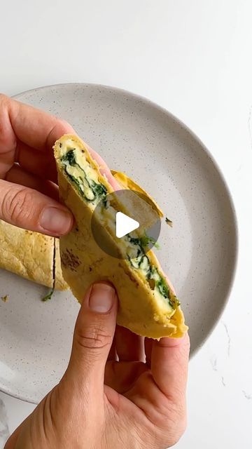 Jessica Sepel - JSHealth® 🧿 on Instagram: "VIRAL EGG WRAP 🥚 ⁠
⁠
So I finally got around to trying the viral egg wrap trend from last year....⁠
⁠
The verdict? It was DELICIOUS, plus it’s a super easy and quick lunch. ⁠
⁠
I was hesitant to try it as a lot of the comments on this trend mentioned that theirs stuck to the pan – and ours did (a little) but it still worked! ⁠
⁠
I used the wraps I had on hand (gluten-free sweet potato wraps) but it would have been crispier with regular tortillas!⁠
⁠
Have you tried this recipe? Let me know in the comments 🤍 ⁠
⁠
Ingredients:⁠
- Extra virgin olive oil, to grease ⁠
- 1 large handful baby spinach ⁠
- 2 eggs, whisked⁠
- Sea salt & black pepper ⁠
- 1 wrap/tortilla of choice ⁠
- Handful of cheddar cheese⁠
- Tabasco ⁠
⁠
Method: ⁠
Lightly grease a non-st Sweet Potato Wrap, Egg Tortilla, Gluten Free Sweet Potato, Egg Wrap, Spinach Egg, Low Cal Recipes, Egg Sandwiches, Tortilla Wraps, Quick Lunch