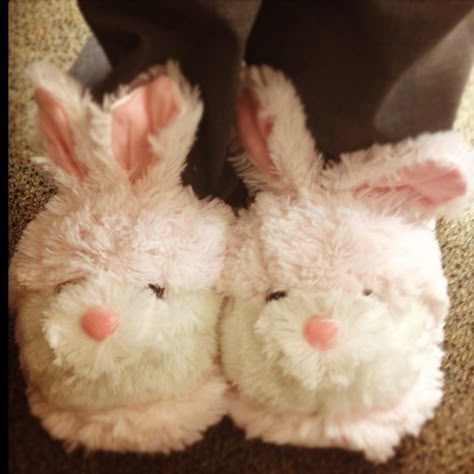 Bunny slippers! Pink Bunny Slippers, Bunny Slippers Aesthetic, Sleep Slippers, Cute Slippers Aesthetic, Funny Slippers, Slippers Outfit, Bunny Slippers, Animal Slippers, Comfy Slippers