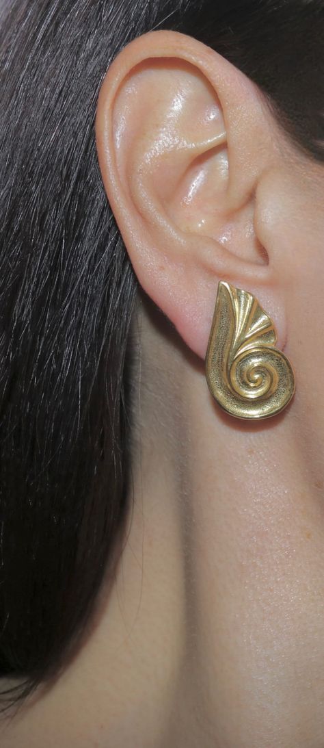 Gold Vermeil ARGONAUTA Nautilus Shell Earrings - Etsy Nautilus Jewelry, Mermaid Core, Nautilus Shell, Shell Earrings, Jewelry Inspo, Nautilus, Earrings Etsy, Summer Accessories, Madagascar