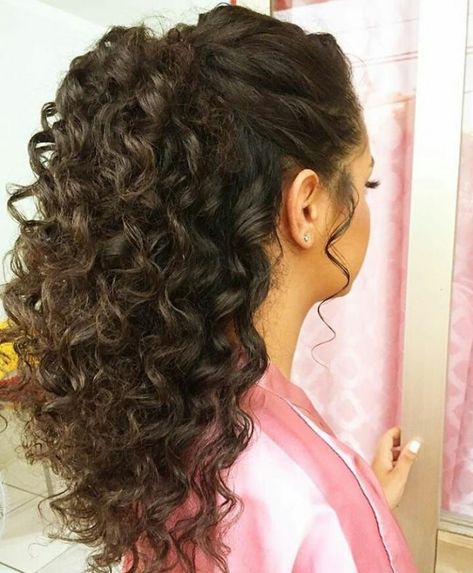 Curly Bridal Hair, Curly Hair Ponytail, Hair Romance, Curly Hair Photos, Curly Wedding Hair, Curly Ponytail, Peinados Fáciles Para Cabello Corto, Curly Girl Hairstyles, Penteado Cabelo Curto