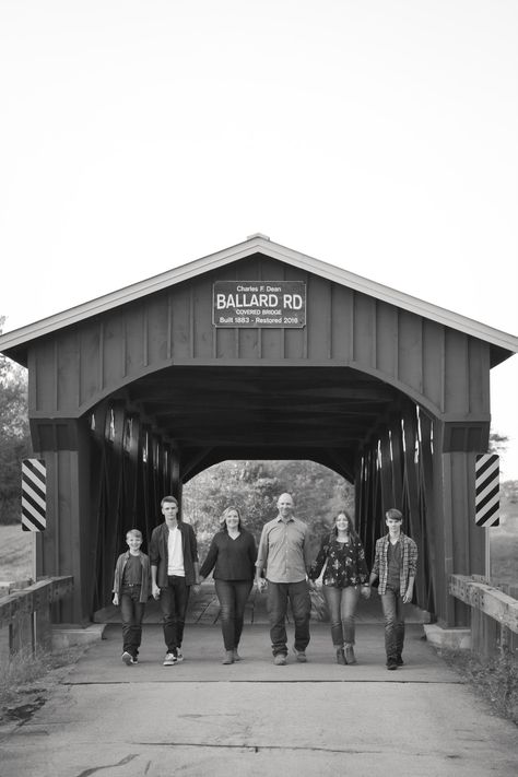 Covered Bridge Family Photoshoot, Family Photo On Bridge, Covered Bridge Family Photos, Family Bridge Photoshoot, October Family Pictures, Covered Bridge Photoshoot, Bridge Family Photos, Covered Bridge Photo, Bridge Photoshoot