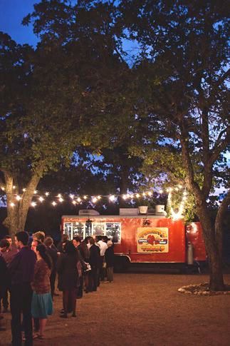 Taco stand at a wedding. Reserve a space to park the food trucks. Wedding Food Truck Catering, Airstream Wedding, Wedding Food Truck, Food Truck Party, Burger Stand, Food Truck Wedding, Food Truck Catering, Food Truck Festival, Taco Stand