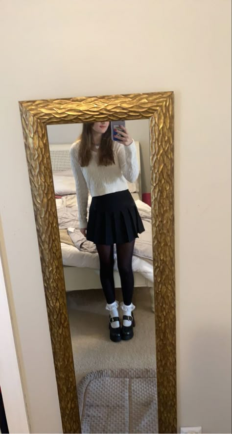 Platform Mary Janes Outfit, Outfits With Black Tights, How To Style Mary Janes, White Socks Outfit, Outfits With Mary Janes, White Frilly Socks, Black Pleated Skirt Outfit, Mary Jane Outfit, Mary Janes Outfit