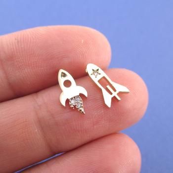 Spaceship starship Rocket Shaped Space Themed Stud Earrings in Gold How To Clean Gold, Clean Gold Jewelry, Space Jewelry, Diamond Fashion Jewelry, Diamond Cluster Earrings, Kawaii Jewelry, Earring Post, Diamond Earring, Free Earrings