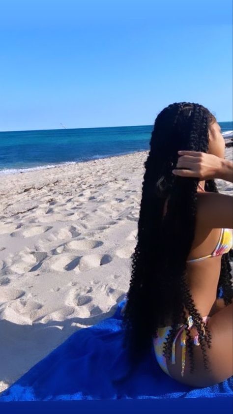 Beach Pictures Black Women, Beach Poses For Chubby, Summer Black Women, Beach Poses By Yourself Photo Ideas, Beach Poses Instagram, Poses By Yourself, Cute Vacation Outfits, Poses Couples, Plus Size Beach