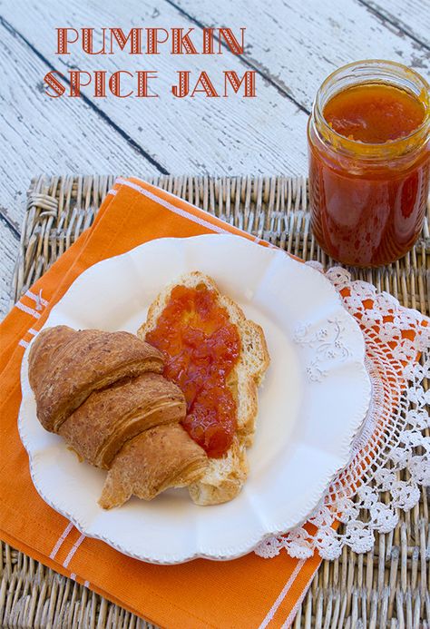 Pumpkin Spice Jam  -  Delicious fall recipe halloween Homemade Fig Jam, Pumpkin Jam, Cottage Food, Vegan Jelly, Dry Rubs, Marmalade Recipe, Yummy Fall Recipes, Jam Session, Fall Recipe