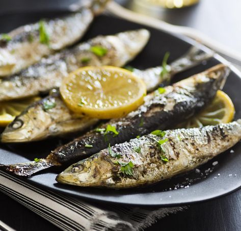 Sardine Recipes Canned, Canned Fish Recipes, Sill Recept, Herring Recipes, Canned Sardines, Grilled Sardines, Sardine Recipes, Tinned Fish, Canned Seafood