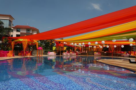 Pool Haldi Decor, Poolside Haldi Decor, Pool Side Haldi Decor, Haldi Ceremony Decorations, Poolside Decor, Haldi Decor, Haldi Function, Villa House, Resort Pools