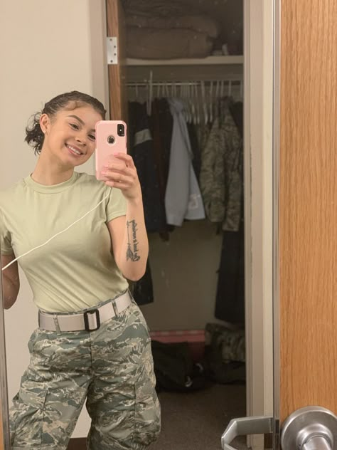 Military Girl Aesthetic Outfit, Army Woman Aesthetic, Female Marine Aesthetic, Military Aesthetic Female, Airforce Military Aesthetic, Air Force Military Women, Army Cadets Aesthetic, Military Woman Aesthetic, Army Girl Aesthetic