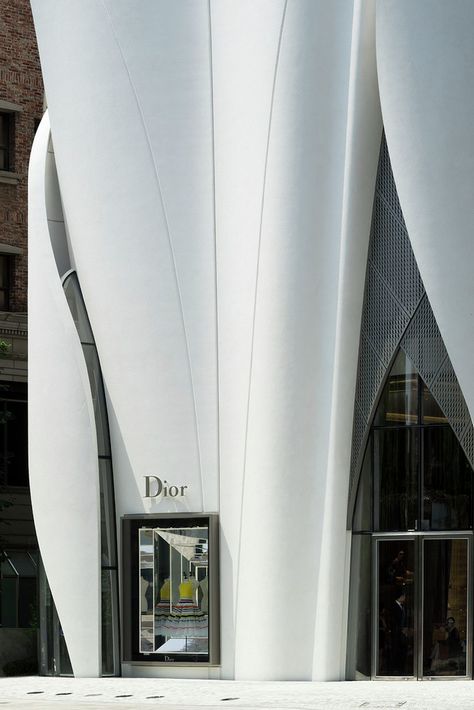 Gallery - House of Dior Seoul / Christian de Portzamparc - 17 Dior Seoul, Christian De Portzamparc, House Of Dior, Retail Facade, Retail Architecture, Architecture Elevation, Apartment Architecture, Curtain Wall, Shop Front