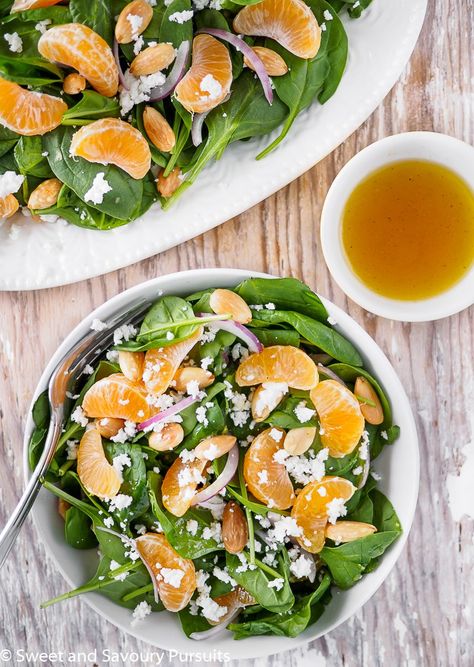 Baby spinach, crunchy almonds, red onions, and clementines bursting with sweet juice are combined to make this yummy Spinach and Clementine Salad. Holiday Salad Dressing, Clementine Salad, Orange Salad Recipes, Spinach Salad Recipes, Christmas Salads, Orange Salad, Spinach And Cheese, Red Onions, Spinach Salad