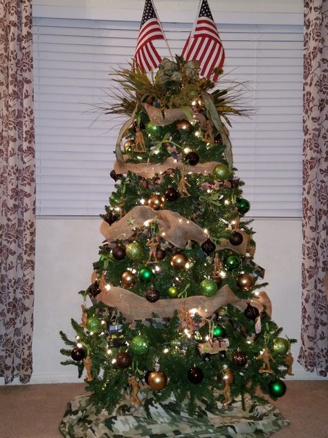 Army Camo Christmas Tree Camo Christmas Tree, Army Christmas Tree Ideas, Army Christmas Tree, Veterans Christmas Tree, Marine Corp Christmas Tree, Diy Army Ornaments, Armed Forces Christmas Tree, Patriotic Christmas Decorations, Military Christmas Tree