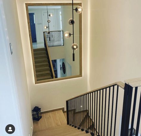 Best Stair Wall Decoration Ideas - Home Decor Staircase Decorating Ideas Mirror Wall Decor Up Stairs, Stair Way Decoration, Mirrors Going Up The Stairs, Large Mirror On Stair Landing, Mirror At The Top Of The Stairs, Staircase Wall Mirror, Stairs Wall Decor Ideas Mirror, Near Stairs Decor, Stair Case Wall Mirror