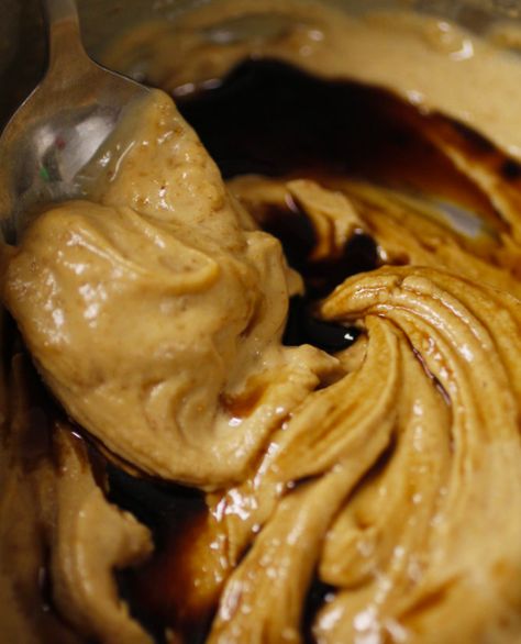 How to Melt Peanut Butter Perfectly in the Microwave Peanut Soba Noodles, Cheesey Recipes, Chocolate Peanut Butter Ice Cream, Butter Ice Cream, Peanut Butter Ice Cream, Food Resources, Peanut Butter Pretzel, Thai Peanut, Forks Over Knives