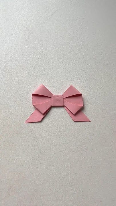 How to make a ribbon out of paper 🎀 Diy Easy Gifts, Ribbon Origami, Paper Bow Tie, Bow Out Of Ribbon, Paper Ribbon Crafts, Origami Ribbon, Easy Gifts To Make, Ribbon Paper, Gifts To Make