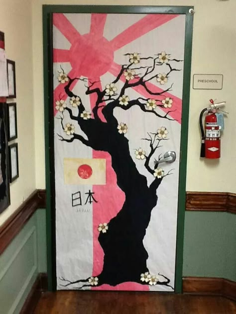 Japan theme. We won the best door!!! Japanese Classroom Decor, Japan Bulletin Board Ideas, Japanese Bulletin Board, Japan Classroom Aesthetic, Japan Classroom, Japan Door Decoration, Japan Classroom Door Decoration, Japan Door Design, Around The World Theme