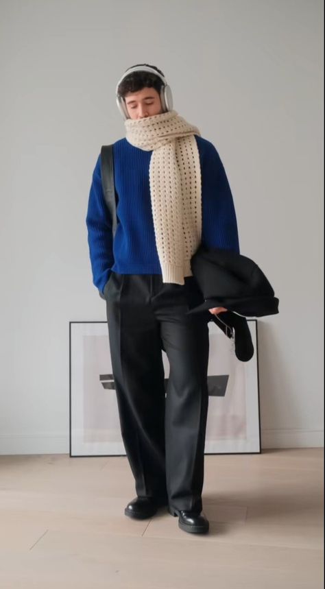 Big Scarf Outfit Men, Tartan Scarf Outfit, Chunky Scarf Outfit, Outfit Ideas With Shorts, Big Scarf Outfit, Hairstyles Scarf, Scarf Outfit Men, Scarf Styling Ideas, Mens Scarf Fashion