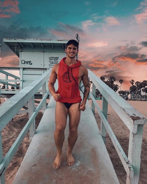 ANSELMO PRESTINI on Instagram: “My fav tb of the trip ⚓️⛵️🍒🌊 // @discoverla @visitcalifornia // #discoverla #discoverlosangeles #visitcali #visitcalifornia #losangeles…” Life Gard, Flexible Yoga, Hot Surfers, Male Boxers, Gym Guys, Yoga Suit, Male Fitness Models, Luz Natural, Shirtless Men