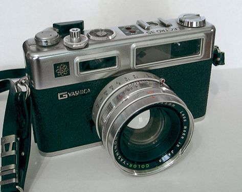 The Yashica Camera Brand is Teasing a Big Comeback Fotocamere Vintage, Camera Brand, Classic Road Bike, Big Camera, Antique Cameras, Classic Camera, Cool Pencil Drawings, Photo Equipment, Camera Gear