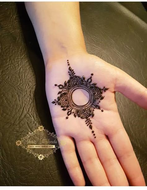 65+ Easy Mehndi Designs for Starters || Beginner-friendly mehndi designs | Bling Sparkle Tikki Mehndi, Palm Mehndi Design, Tato Henna, Mehndi Designs 2018, Henna Tattoo Hand, Henna Art Designs, Modern Henna Designs, Beginner Henna Designs, Latest Henna Designs